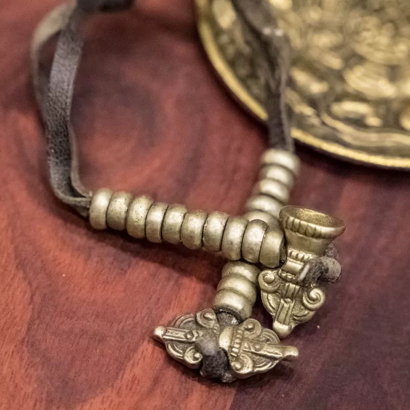 Men Accessories Nepal - مجموعة من الخرز البرونزي التبتي الإثني
