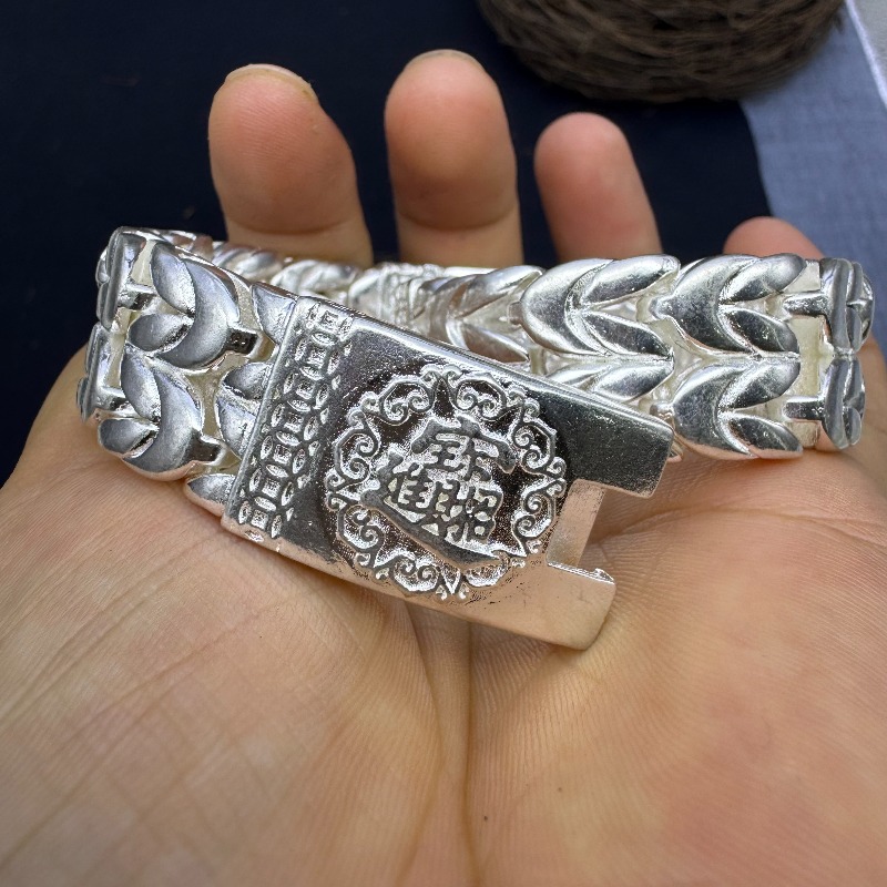 سوار سلسلة فضية للرجال بتصميم  - مراجعة Men Accessories Nepal وسعره